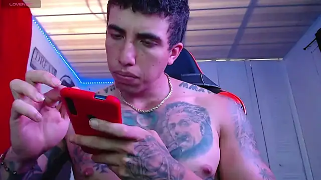 Snapshot of Adam_Hudsond chatting on March 2025 01:34:01 PM Adam Hudsond online show from March 2025 01:34:01 PM