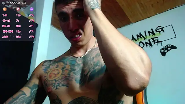 Snapshot of Adam_Hudsond chatting on February 2025 05:17:02 PM Adam Hudsond online show from February 2025 05:17:02 PM