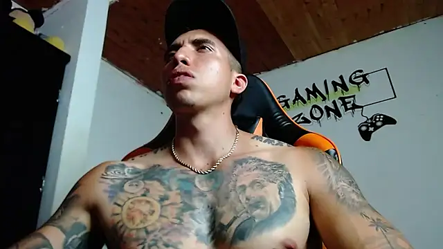 Snapshot of Adam_Hudsond chatting on February 2025 01:58:01 AM Adam Hudsond online show from February 2025 01:58:01 AM