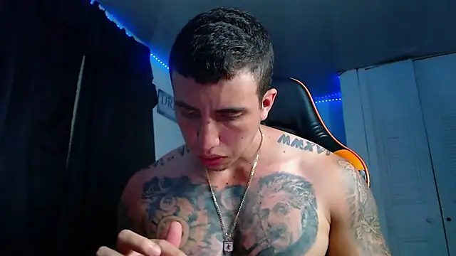 Snapshot of Adam_Hudsond chatting on October 2025 01:48:01 AM Adam Hudsond online show from October 2025 01:48:01 AM