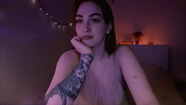 LilyFarey online show from March 2025 08:00:01 PM