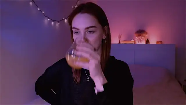 LilyFarey online show from February 2025 04:07:01 PM