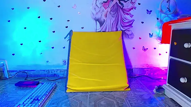 Snapshot of oliviarodriguez2u chatting on November 2025 10:46:02 PM oliviarodriguez2u online show from November 2025 10:46:02 PM