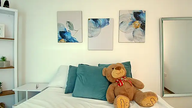 Isabella Harley online show from March 2026 02:41:01 PM