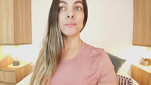 Isabella Harley online show from December 2025 02:19:01 PM