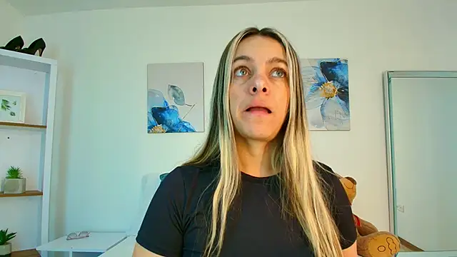 Isabella Harley online show from February 2026 01:22:01 PM