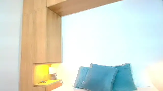 Isabella Harley online show from October 2025 02:16:02 PM