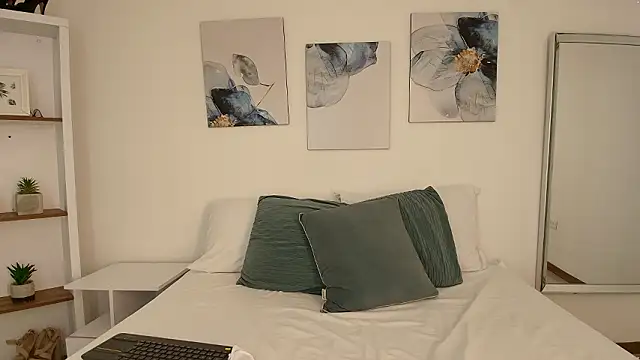 Isabella Harley online show from February 2026 02:06:02 PM