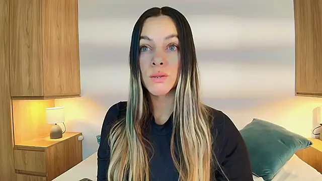 Isabella Harley online show from November 2025 01:55:01 PM