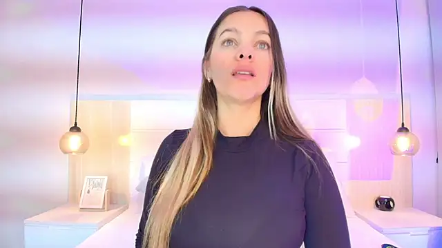 Isabella Harley online show from November 2025 01:59:01 PM