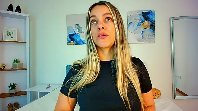 Isabella Harley online show from March 2026 01:22:01 PM