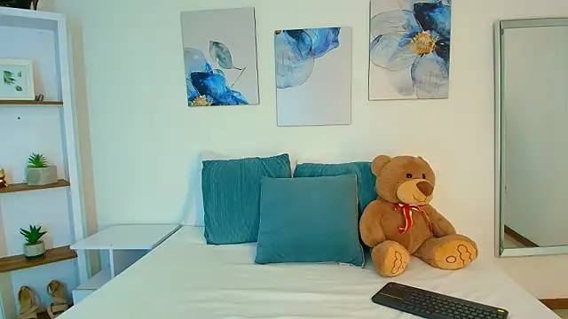 Isabella Harley online show from March 2026 01:28:02 PM