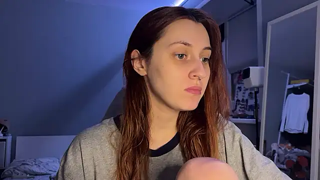 Uniarten online show from November 2025 06:07:01 PM