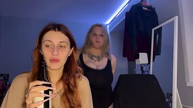 Uniarten online show from November 2025 08:13:02 PM