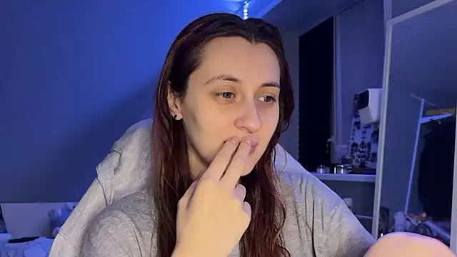 Uniarten online show from April 2026 06:38:01 PM