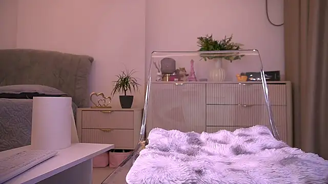 lildiaa online show from May 2026 07:56:01 AM