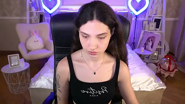 Snapshot of BabyFlowerr chatting on March 2025 08:00:01 PM BabyFlowerr online show from March 2025 08:00:01 PM