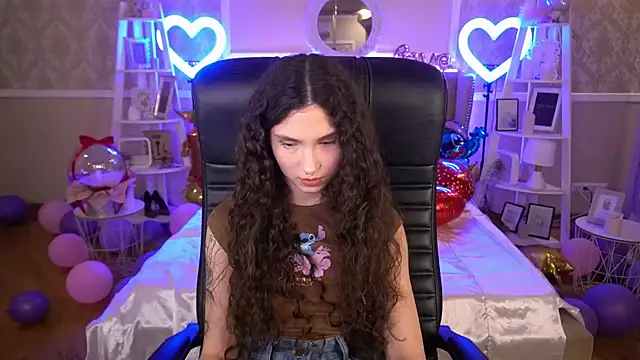 Snapshot of BabyFlowerr chatting on February 2025 08:00:01 PM BabyFlowerr online show from February 2025 08:00:01 PM