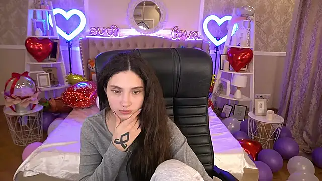 Snapshot of BabyFlowerr chatting on February 2025 05:01:01 AM BabyFlowerr online show from February 2025 05:01:01 AM