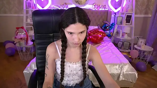 Snapshot of BabyFlowerr chatting on February 2025 11:46:02 PM BabyFlowerr online show from February 2025 11:46:02 PM