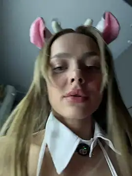 Kylie Desire online show from November 2025 06:08:02 AM