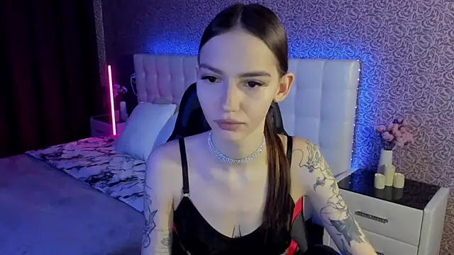 Snapshot of SophieCatty chatting on February 2025 07:55:02 AM SophieCatty online show from February 2025 07:55:02 AM