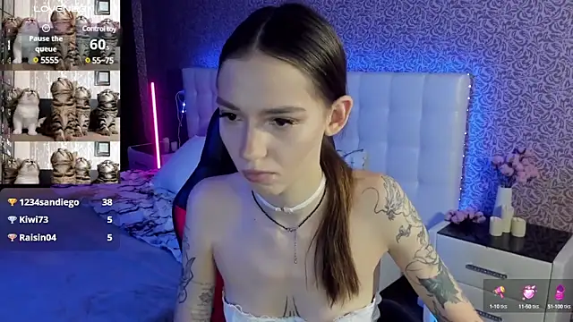 Snapshot of SophieCatty chatting on February 2025 12:18:02 PM SophieCatty online show from February 2025 12:18:02 PM