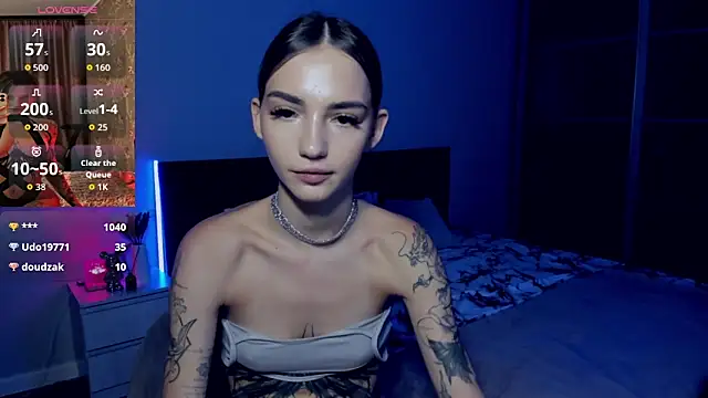 Snapshot of SophieCatty chatting on September 2025 01:00:02 AM SophieCatty online show from September 2025 01:00:02 AM