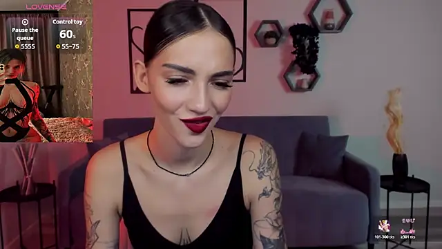 Snapshot of SophieCatty chatting on November 2025 12:00:02 AM SophieCatty online show from November 2025 12:00:02 AM