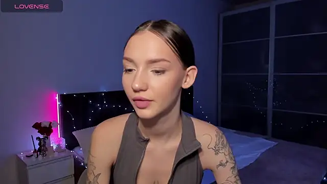 SophieCatty online show from March 2026 04:23:01 AM