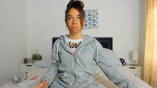ZulyMichels online show from February 2025 12:57:02 PM