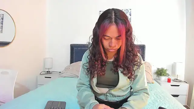 ZulyMichels online show from December 2025 02:10:01 PM