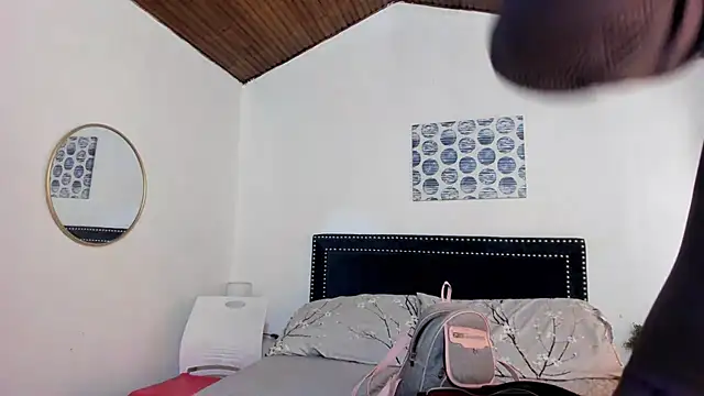 ZulyMichels online show from November 2025 01:16:01 PM