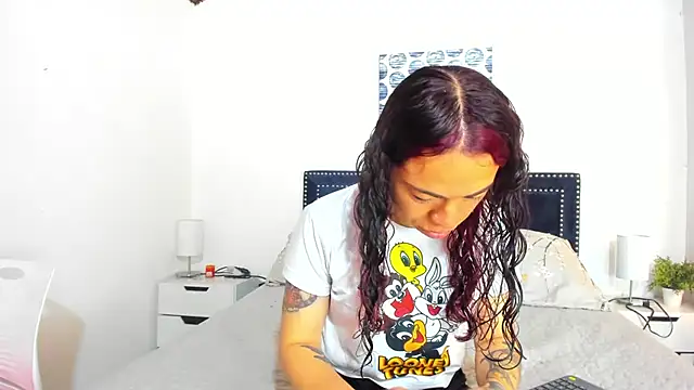 ZulyMichels online show from October 2025 12:06:02 PM