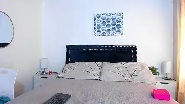 ZulyMichels online show from October 2025 01:34:01 PM