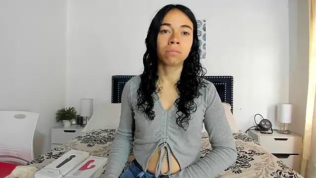 ZulyMichels online show from March 2025 12:43:02 PM