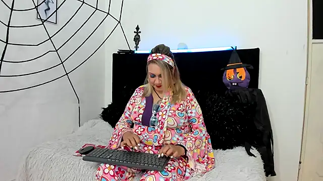 yayita mature online show from October 2025 02:47:02 PM