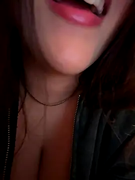 marcimaa online show from November 2025 08:57:02 PM