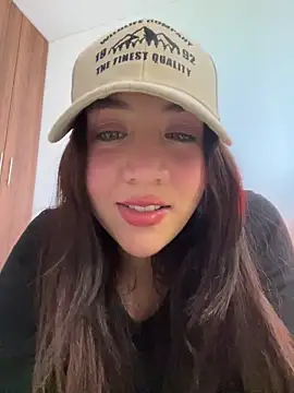 marcimaa online show from December 2024 06:33:01 PM