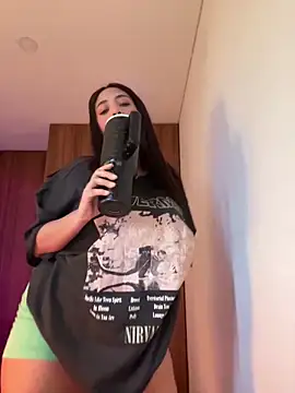 marcimaa online show from December 2024 10:26:02 PM