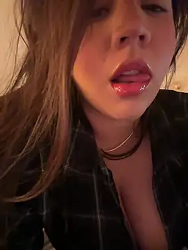 marcimaa online show from February 2026 11:13:01 PM