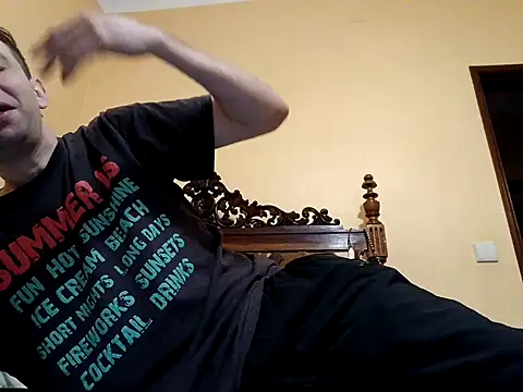 White rabbit  online show from November 2025 10:19:01 AM