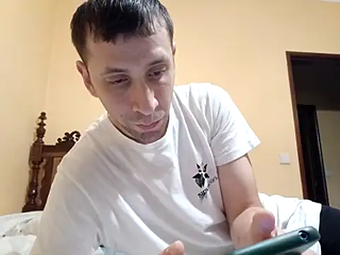 White rabbit  online show from November 2025 10:41:01 AM