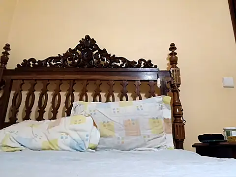 White rabbit  online show from November 2025 05:34:01 PM