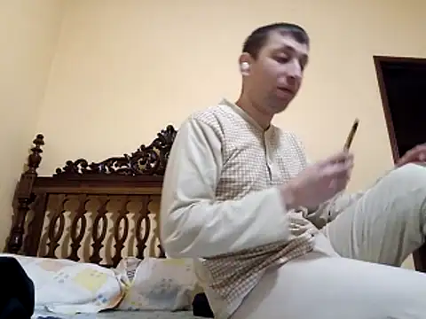 White rabbit  online show from November 2025 10:19:01 PM