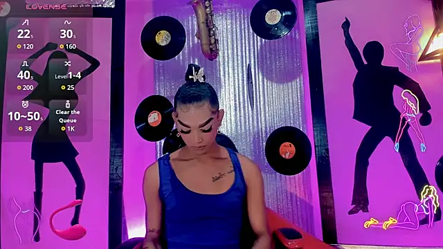 nickyminach  online show from October 2025 07:11:01 PM