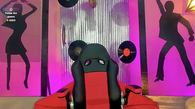 nickyminach  online show from November 2025 07:18:01 PM