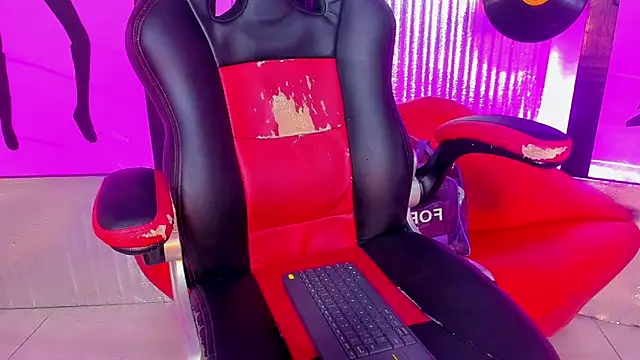 nickyminach  online show from March 2026 07:38:01 PM