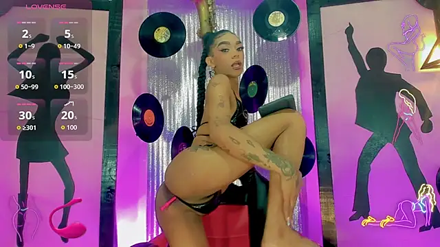 nickyminach  online show from October 2025 07:13:02 PM