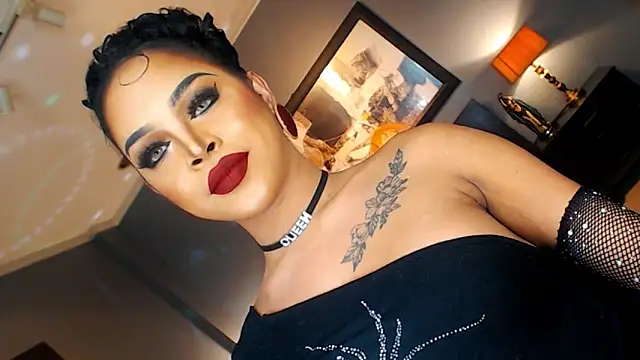 MarryQueen22 online show from November 2025 01:17:01 AM